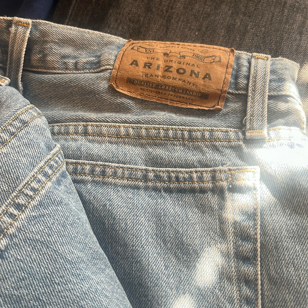 Smoke free home. Men’s jeans.